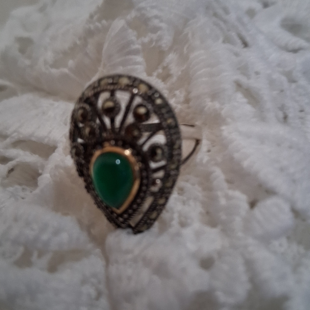 Elegant Green and Gold Women's Ring 14k Silver 8